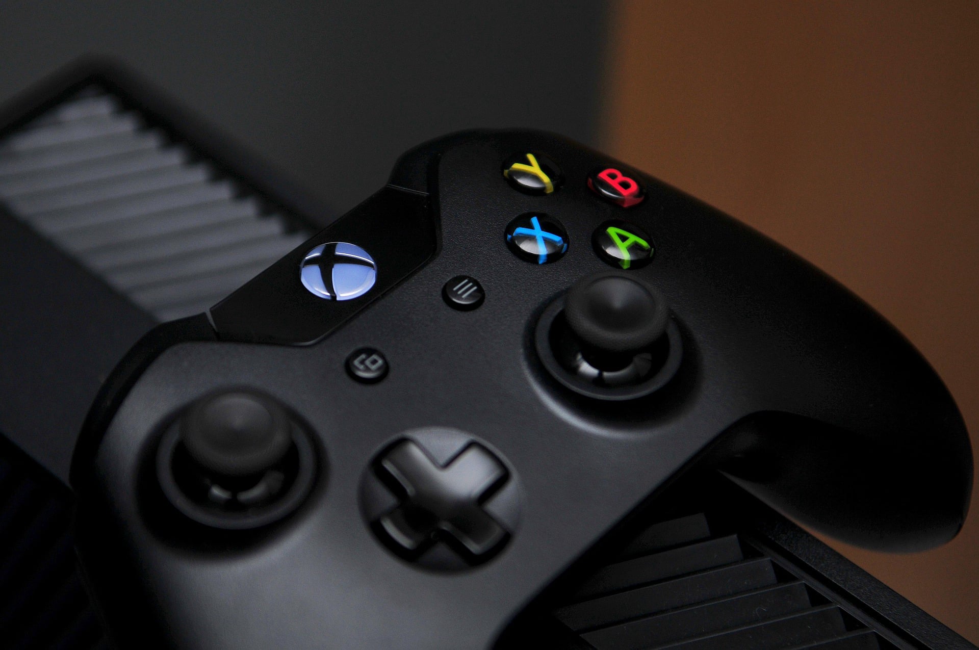 Naprawa padów PlayStation i Xbox - serwis Gorzów