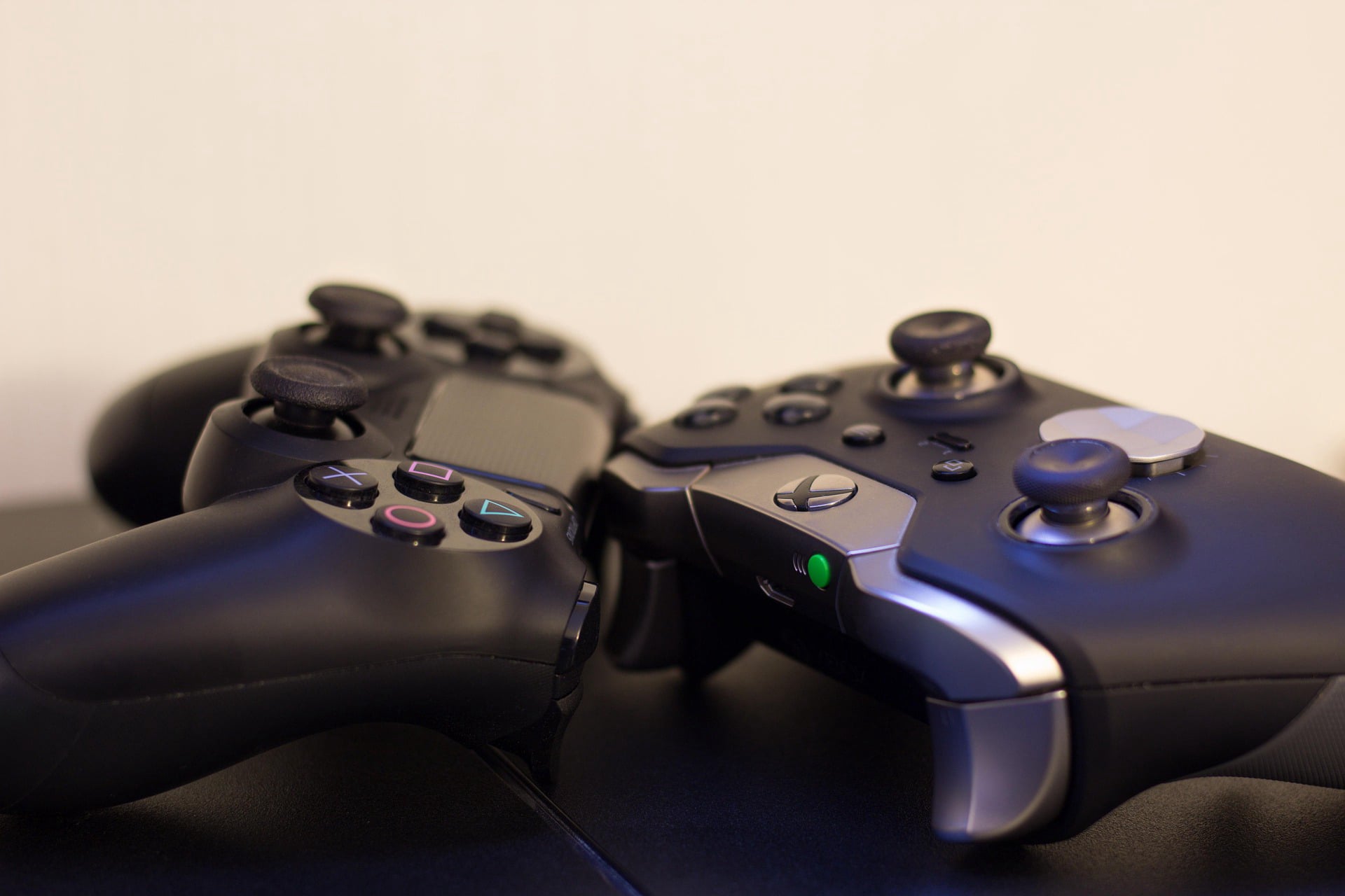 Naprawa padów PlayStation i Xbox - serwis Gorzów