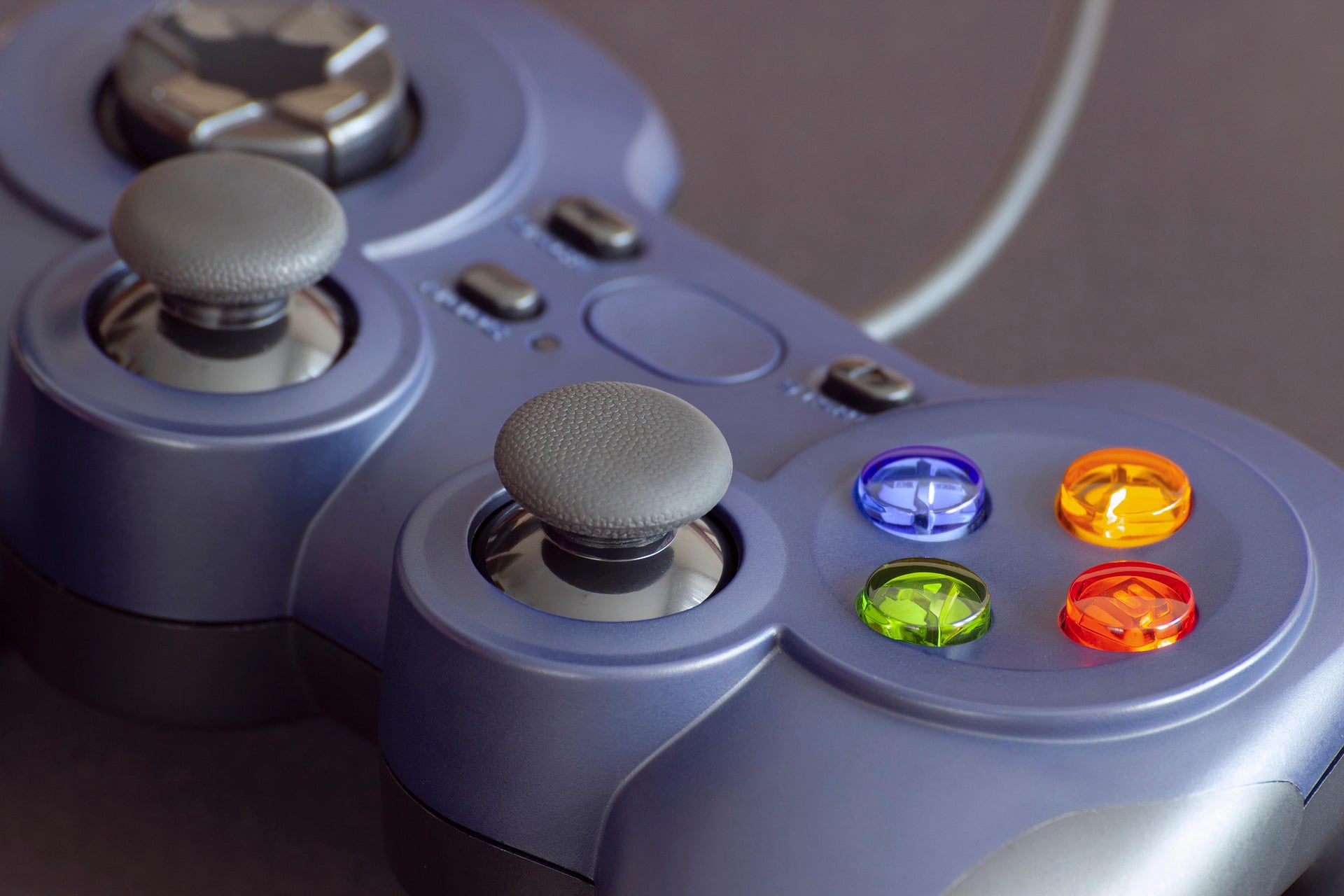 Naprawa padów PlayStation i Xbox - serwis Gorzów